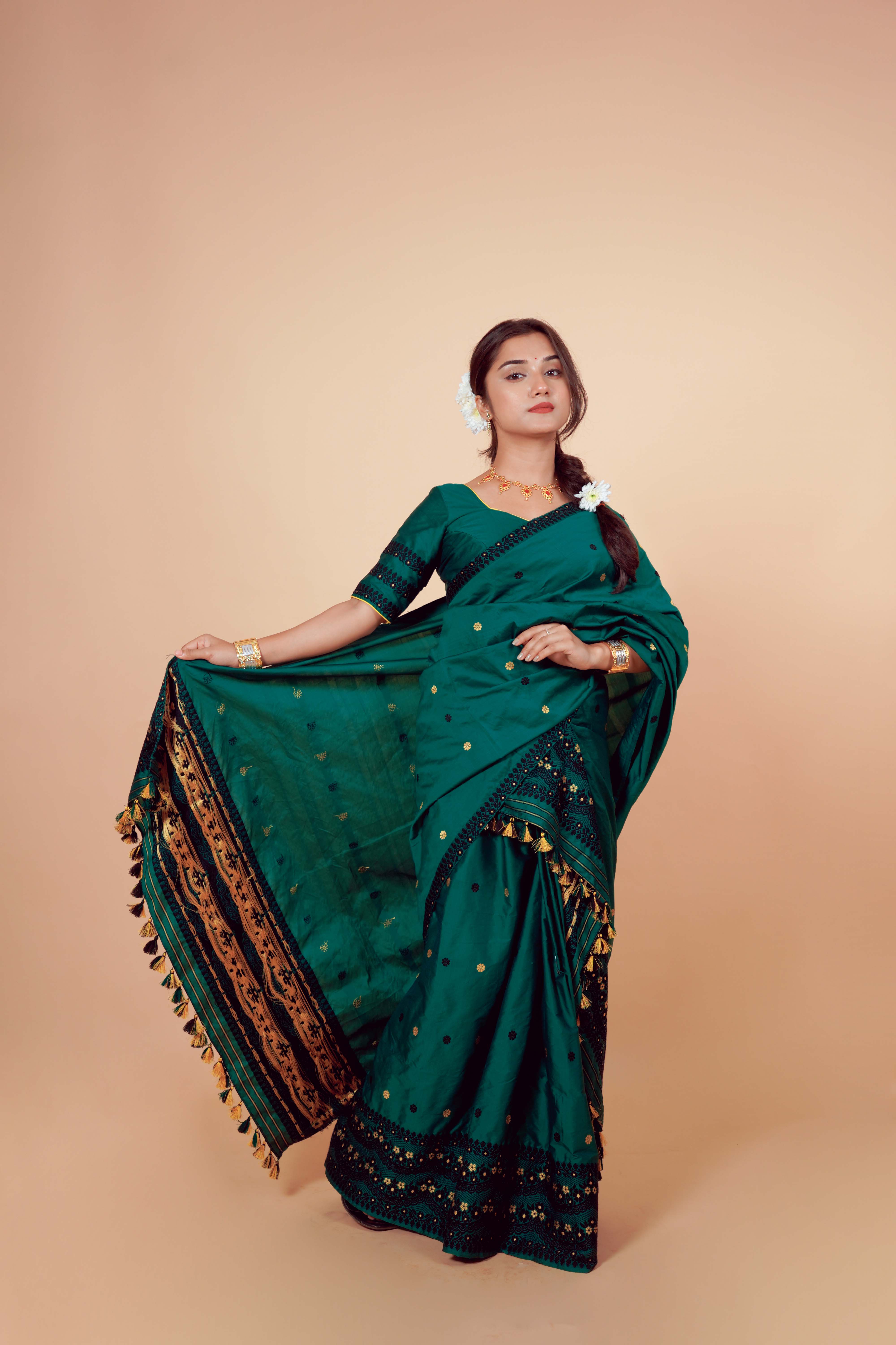 Assam Handmade Emerald Green Mixed Pat Silk Mekhela Chador